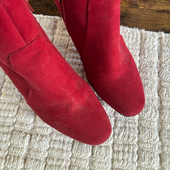 Jaclyn Smith Women's Dulce Fashion Bootie - Red Size 10 - Picture 6 of 12